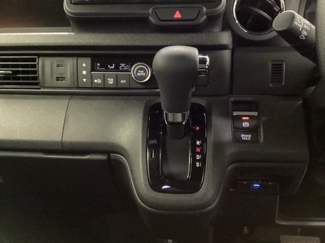 N-BOXカスタム ベースグレード HondaCONNECT対応純正メモリーナビ ドラレコ USB接続 CMBS Dレコ ベンチシート オートエアコン スマートキ LED 盗難防止装置 クルコン ETC バックカメラ フルセグTV(16枚目)