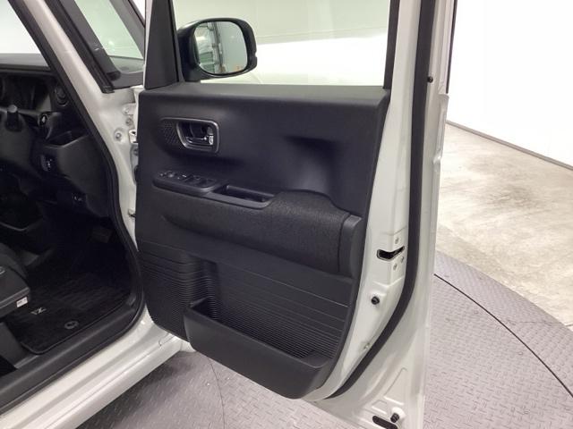 N-BOXカスタム ベースグレード HondaCONNECT対応純正メモリーナビ ドラレコ USB接続 CMBS Dレコ ベンチシート オートエアコン スマートキ LED 盗難防止装置 クルコン ETC バックカメラ フルセグTV(32枚目)