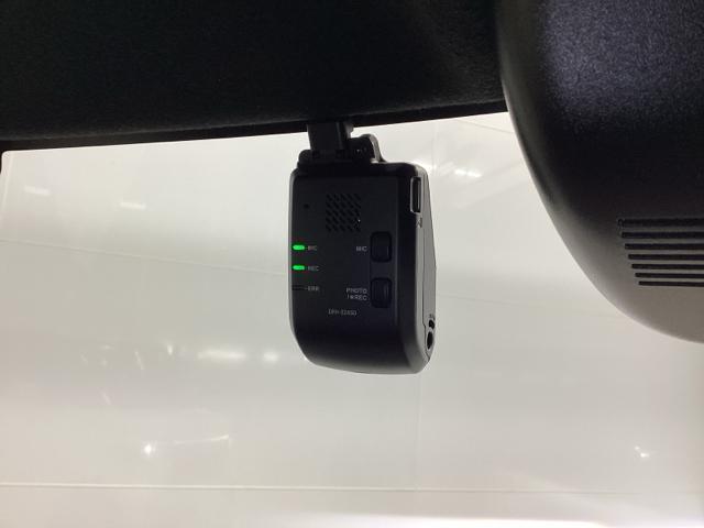 N-BOXカスタム ベースグレード HondaCONNECT対応純正メモリーナビ ドラレコ USB接続 CMBS Dレコ ベンチシート オートエアコン スマートキ LED 盗難防止装置 クルコン ETC バックカメラ フルセグTV(12枚目)