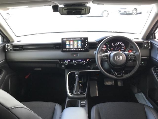 ヴェゼル ｅ：ＨＥＶＺ　クルコン　ＢＳＭ　ＥＴＣ２．０　前後ドラレコ　ステアリングヒーター　衝突回避支援ブレーキ機能　スマキ　Ｐトランク　フルオートエアコン　Ｄレコ　エアバッグ　両席エアバック　Ｒカメ　パワーウィンドウ（2枚目）