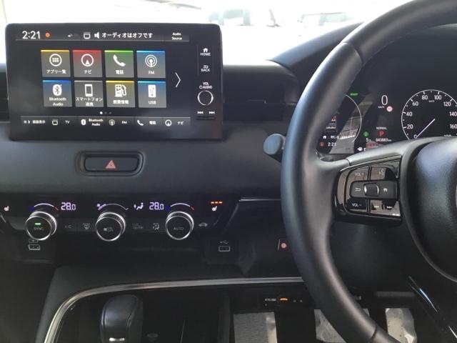 ヴェゼル ｅ：ＨＥＶＺ　クルコン　ＢＳＭ　ＥＴＣ２．０　前後ドラレコ　ステアリングヒーター　衝突回避支援ブレーキ機能　スマキ　Ｐトランク　フルオートエアコン　Ｄレコ　エアバッグ　両席エアバック　Ｒカメ　パワーウィンドウ（3枚目）