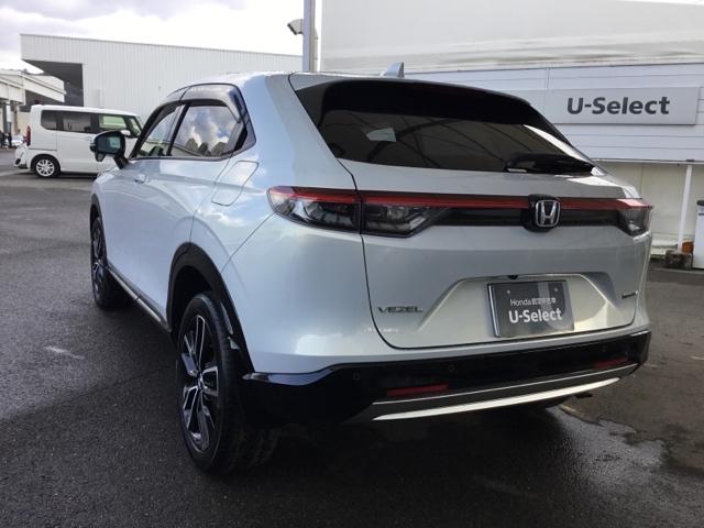 ヴェゼル ｅ：ＨＥＶＺ　クルコン　ＢＳＭ　ＥＴＣ２．０　前後ドラレコ　ステアリングヒーター　衝突回避支援ブレーキ機能　スマキ　Ｐトランク　フルオートエアコン　Ｄレコ　エアバッグ　両席エアバック　Ｒカメ　パワーウィンドウ（7枚目）