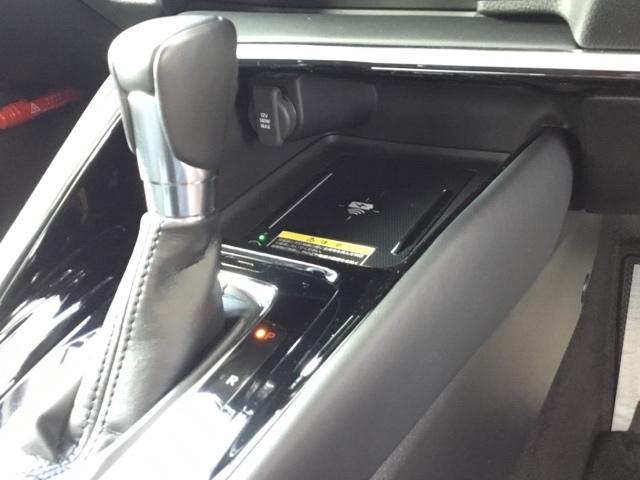 ヴェゼル ｅ：ＨＥＶＺ　クルコン　ＢＳＭ　ＥＴＣ２．０　前後ドラレコ　ステアリングヒーター　衝突回避支援ブレーキ機能　スマキ　Ｐトランク　フルオートエアコン　Ｄレコ　エアバッグ　両席エアバック　Ｒカメ　パワーウィンドウ（23枚目）