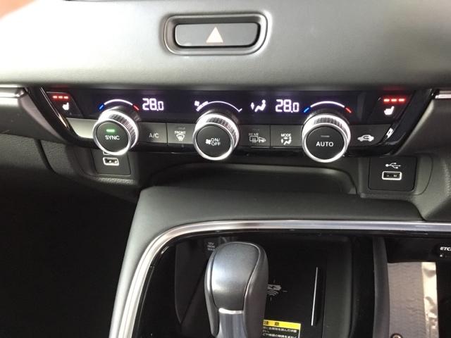 ヴェゼル ｅ：ＨＥＶＺ　クルコン　ＢＳＭ　ＥＴＣ２．０　前後ドラレコ　ステアリングヒーター　衝突回避支援ブレーキ機能　スマキ　Ｐトランク　フルオートエアコン　Ｄレコ　エアバッグ　両席エアバック　Ｒカメ　パワーウィンドウ（24枚目）