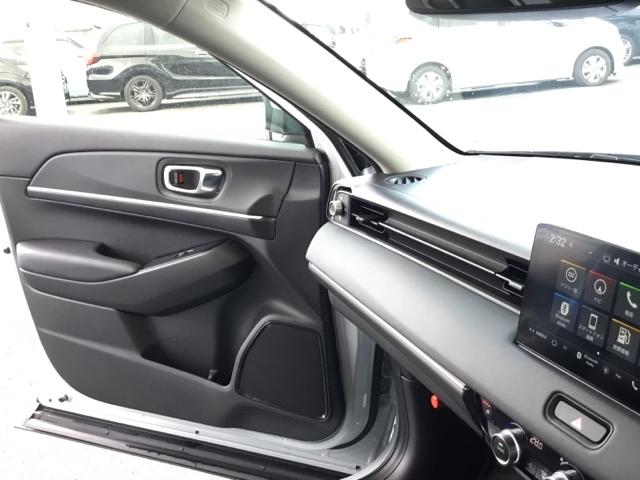 ヴェゼル ｅ：ＨＥＶＺ　クルコン　ＢＳＭ　ＥＴＣ２．０　前後ドラレコ　ステアリングヒーター　衝突回避支援ブレーキ機能　スマキ　Ｐトランク　フルオートエアコン　Ｄレコ　エアバッグ　両席エアバック　Ｒカメ　パワーウィンドウ（31枚目）