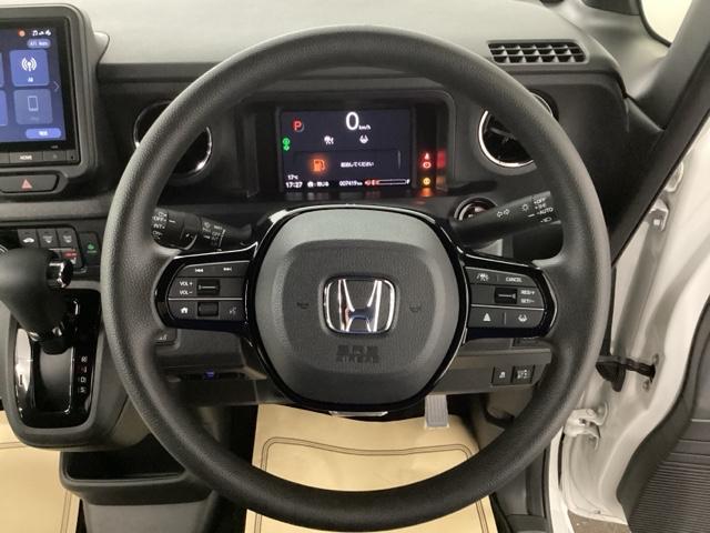 N-BOXカスタム ベースグレード メモリーナビ リアカメラ ドラレコ USB接続 CMBS Dレコ 禁煙 ベンチシート オートエアコン スマートキ LED 盗難防止装置 クルコン ETC バックカメラ フルセグTV パワーステアリング(3枚目)