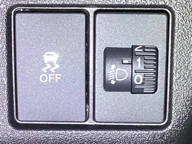 N-BOXカスタム ベースグレード メモリーナビ リアカメラ ドラレコ USB接続 CMBS Dレコ 禁煙 ベンチシート オートエアコン スマートキ LED 盗難防止装置 クルコン ETC バックカメラ フルセグTV パワーステアリング(31枚目)