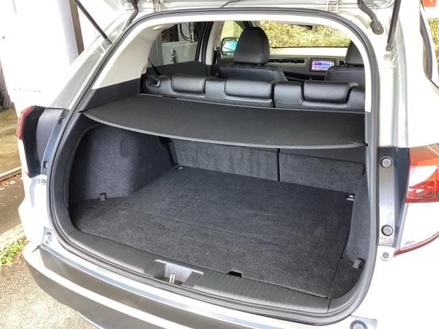 ヴェゼル ハイブリッドＸ・Ｌパッケージ　純正メモリーナビ　衝突低減ブレーキ　ブレーキサポート　ＥＣＯＮ　後カメラ　フルタイム４ＷＤ　ナビＴＶ　盗難防止装置　ＬＥＤ　エアコン　シートヒータ　サイドＳＲＳ　キーレス　ワンセグＴＶ　ＤＶＤ　ＥＴＣ（18枚目）