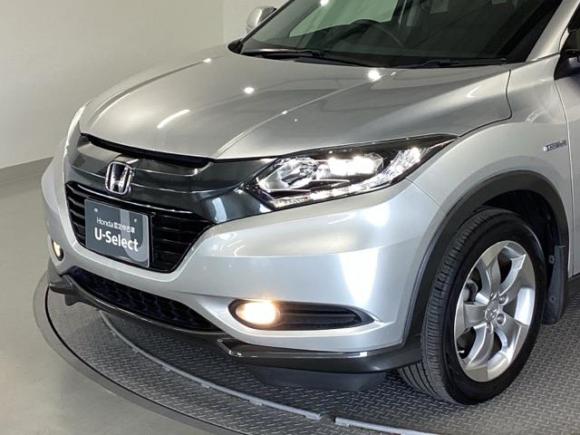 ヴェゼル ハイブリッドＸ・Ｌパッケージ　純正メモリーナビ　衝突低減ブレーキ　ブレーキサポート　ＥＣＯＮ　後カメラ　フルタイム４ＷＤ　ナビＴＶ　盗難防止装置　ＬＥＤ　エアコン　シートヒータ　サイドＳＲＳ　キーレス　ワンセグＴＶ　ＤＶＤ　ＥＴＣ（25枚目）