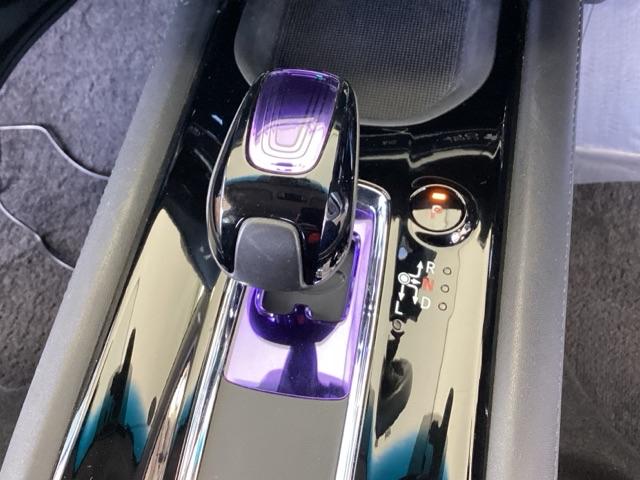 ヴェゼル ハイブリッドＸ・Ｌパッケージ　純正メモリーナビ　衝突低減ブレーキ　ブレーキサポート　ＥＣＯＮ　後カメラ　フルタイム４ＷＤ　ナビＴＶ　盗難防止装置　ＬＥＤ　エアコン　シートヒータ　サイドＳＲＳ　キーレス　ワンセグＴＶ　ＤＶＤ　ＥＴＣ（41枚目）