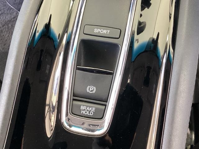 ヴェゼル ハイブリッドＸ・Ｌパッケージ　純正メモリーナビ　衝突低減ブレーキ　ブレーキサポート　ＥＣＯＮ　後カメラ　フルタイム４ＷＤ　ナビＴＶ　盗難防止装置　ＬＥＤ　エアコン　シートヒータ　サイドＳＲＳ　キーレス　ワンセグＴＶ　ＤＶＤ　ＥＴＣ（42枚目）