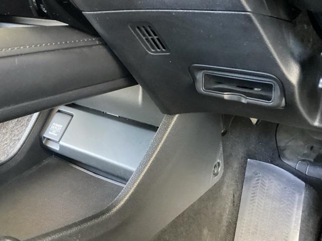 ヴェゼル ハイブリッドＸ・Ｌパッケージ　純正メモリーナビ　衝突低減ブレーキ　ブレーキサポート　ＥＣＯＮ　後カメラ　フルタイム４ＷＤ　ナビＴＶ　盗難防止装置　ＬＥＤ　エアコン　シートヒータ　サイドＳＲＳ　キーレス　ワンセグＴＶ　ＤＶＤ　ＥＴＣ（48枚目）