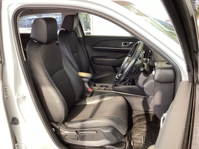 �t�����g�L�X�A�Z�p���[�g�V�[�g�̉^�]�Ȃ́A�n�C�g�A�W���X�^�[���t���Ă���̂ŁA���K�Ƀh���C�u���ł��܂��B�n���h���̓e���X�R�s�b�N�@�\�ŁA�n���h���ʒu����E���E��O�E���ɒ��߂ł��܂��B