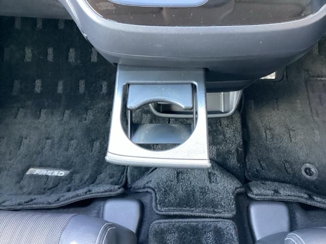 フリードハイブリッド ハイブリッド・Ｇホンダセンシング　ＥＴＣ／純正ナビ／バックモニター／ホンダセンシング　４ＷＤ　Ｒカメ　スマートキーシステム　オートクルーズ　サイドエアバック　ＬＥＤ　ＥＴＣ車載器　キーレス　ＡＢＳ　エアバッグ　ＶＳＡ　オートエアコン（25枚目）