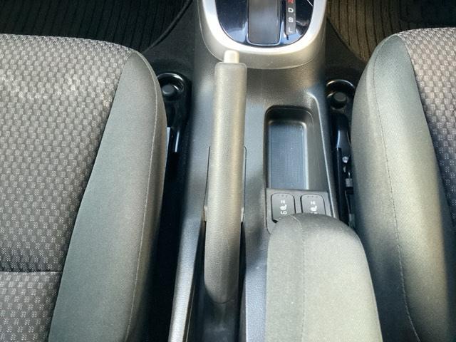 フィット １３Ｇ・Ｆコンフォートエディション　フルオート・エアーコンディショナー（プラズマクラスター技術搭載）　オートクルーズ　バックモニター　ＬＥＤヘッドランプ　ＥＴＣ車載器　パワーウィンドウ　記録簿　オートエアコン　ドラレコ　横滑防止装置（26枚目）