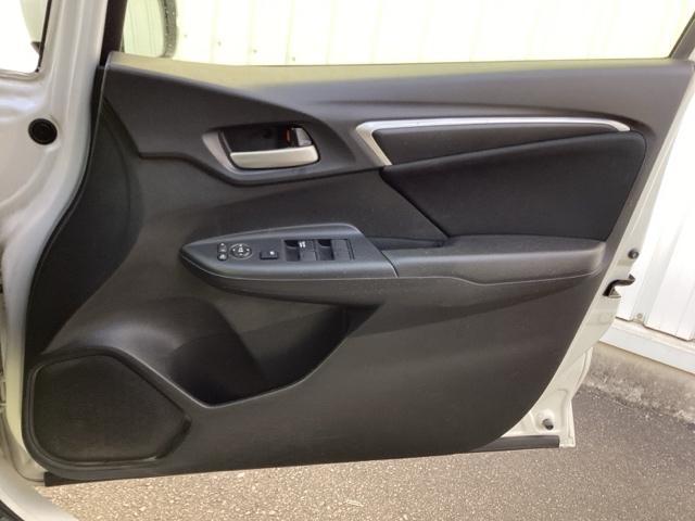 フィット １３Ｇ・Ｆコンフォートエディション　フルオート・エアーコンディショナー（プラズマクラスター技術搭載）　オートクルーズ　バックモニター　ＬＥＤヘッドランプ　ＥＴＣ車載器　パワーウィンドウ　記録簿　オートエアコン　ドラレコ　横滑防止装置（34枚目）