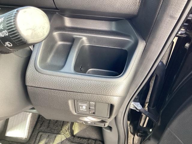 N-BOXカスタム G・Lターボホンダセンシング プラズマクラスター技術搭載フルオート・エアコンディショナー ターボ付 横滑り防止機能 ETC搭載 Sヒーター LEDヘットライト ABS 地デジ DVD視聴可能 セキュリティアラーム ナビTV付 PS(30枚目)