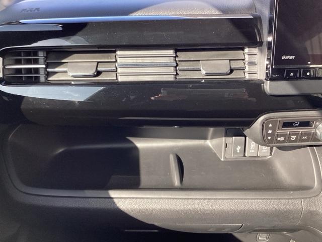 N-BOXカスタム G・Lターボホンダセンシング プラズマクラスター技術搭載フルオート・エアコンディショナー ターボ付 横滑り防止機能 ETC搭載 Sヒーター LEDヘットライト ABS 地デジ DVD視聴可能 セキュリティアラーム ナビTV付 PS(48枚目)