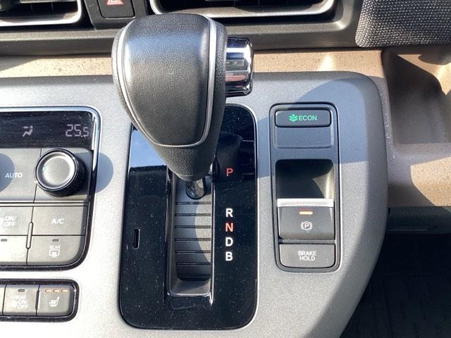 フリード ｅ：ＨＥＶエアーＥＸ　ＥＴＣ／純正ナビ／バックモニター／ホンダセンシング／全周囲カメラ　セキュリティアラーム　両側電動パワースライドドア　横滑り防止　エアコン　ＤＶＤ再生可　クルコン　誤発進抑制機能　ナビ＆ＴＶ　三列シート（23枚目）