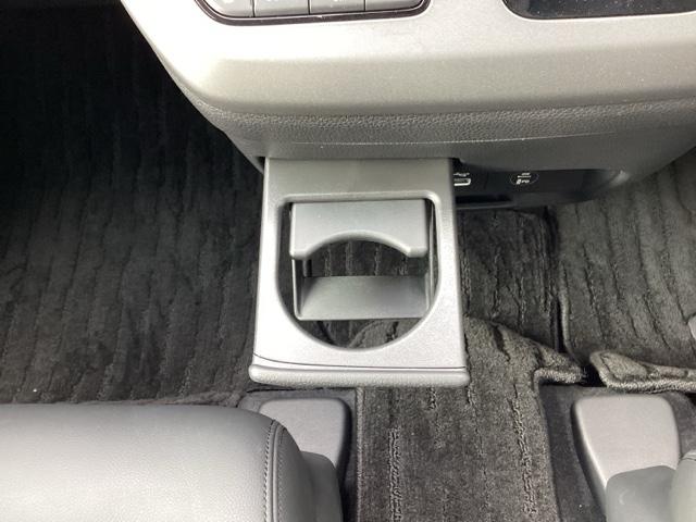 フリード ｅ：ＨＥＶエアーＥＸ　ＥＴＣ／純正ナビ／バックモニター／ホンダセンシング／全周囲カメラ　セキュリティアラーム　両側電動パワースライドドア　横滑り防止　エアコン　ＤＶＤ再生可　クルコン　誤発進抑制機能　ナビ＆ＴＶ　三列シート（24枚目）