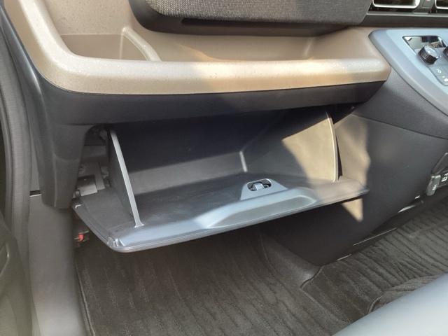 フリード ｅ：ＨＥＶエアーＥＸ　ＥＴＣ／純正ナビ／バックモニター／ホンダセンシング／全周囲カメラ　セキュリティアラーム　両側電動パワースライドドア　横滑り防止　エアコン　ＤＶＤ再生可　クルコン　誤発進抑制機能　ナビ＆ＴＶ　三列シート（48枚目）