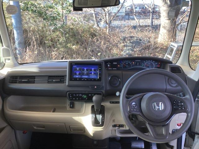 N-BOX Gホンダセンシング 純正ナビ フルセグ リアカメラ スマートキープッシュスタート Bカメ ベンチシ-ト PW セキュリティアラーム 両スライドドア Wエアバック ドライブレコーダ オートクルーズ 横滑防止 ナビTV(3枚目)