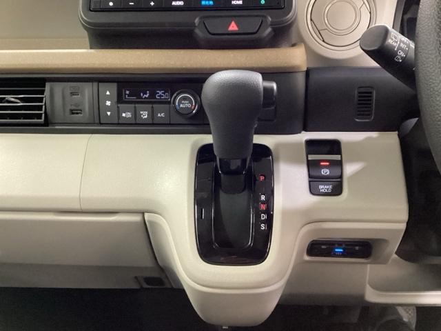 N-BOX ベースグレード HondaCONNECT対応純正メモリーナビ ドラレコ アイスト セキュリティアラーム 両側スライド 地デジTV 誤発信抑制機能 キーレスエントリー 前席シートヒーター USBポート バックカメラ付(16枚目)