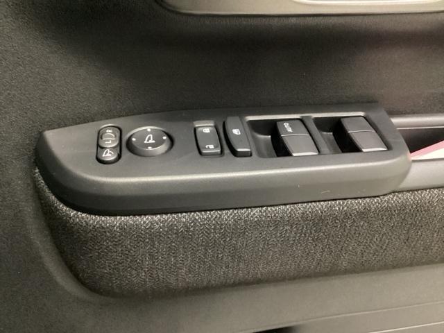 N-BOXカスタム ベースグレード HondaCONNECT対応純正メモリーナビ ドラレコ Pソナー ナビテレビ レーダーブレーキサポート ETC装備 地デジ対応 サイドエアバック Sヒータ スマートキー&プッシュスタート 横滑り防止(29枚目)