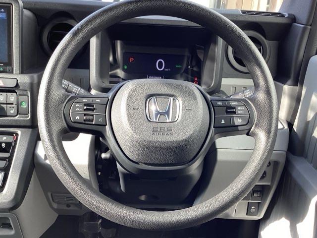 ��ɂȂ��ފ��o�̃X�e�A�����O�ł��B�����S�n�A�f�U�C�����A���쐫�ɂ���������A�C�e���ł��B