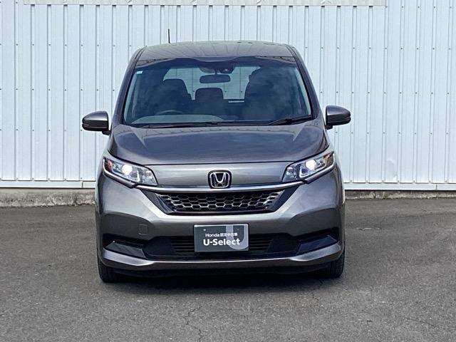 フリード Ｇ・ホンダセンシング　ＥＴＣ／ディスプレイオーディオ／バックモニター　Ｗ電動ドア　キーフリ　スマートキーシステム　ＵＳＢポート　カラーバックモニター　横滑防止装置　ＬＥＤランプ　整備点検記録簿　エアコン　クルコン　ＳＲＳ（6枚目）