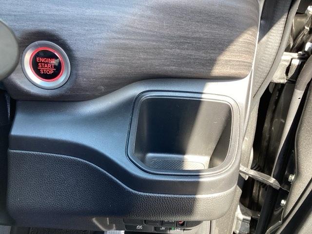 フリード Ｇ・ホンダセンシング　ＥＴＣ／ディスプレイオーディオ／バックモニター　Ｗ電動ドア　キーフリ　スマートキーシステム　ＵＳＢポート　カラーバックモニター　横滑防止装置　ＬＥＤランプ　整備点検記録簿　エアコン　クルコン　ＳＲＳ（25枚目）