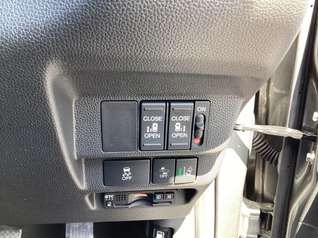 フリード Ｇ・ホンダセンシング　ＥＴＣ／ディスプレイオーディオ／バックモニター　Ｗ電動ドア　キーフリ　スマートキーシステム　ＵＳＢポート　カラーバックモニター　横滑防止装置　ＬＥＤランプ　整備点検記録簿　エアコン　クルコン　ＳＲＳ（39枚目）