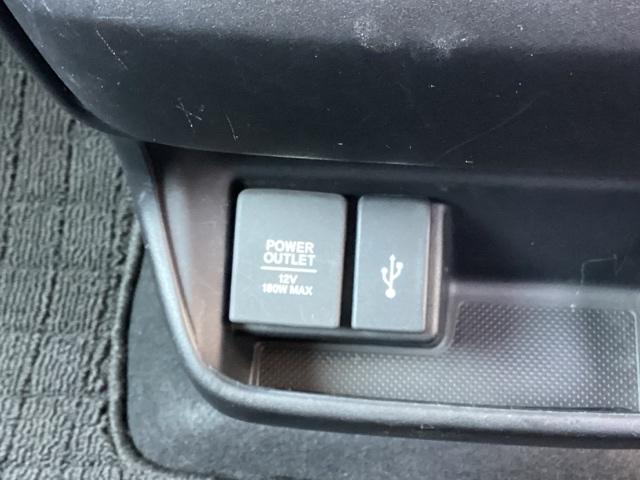 フリード Ｇ・ホンダセンシング　ＥＴＣ／ディスプレイオーディオ／バックモニター　Ｗ電動ドア　キーフリ　スマートキーシステム　ＵＳＢポート　カラーバックモニター　横滑防止装置　ＬＥＤランプ　整備点検記録簿　エアコン　クルコン　ＳＲＳ（47枚目）