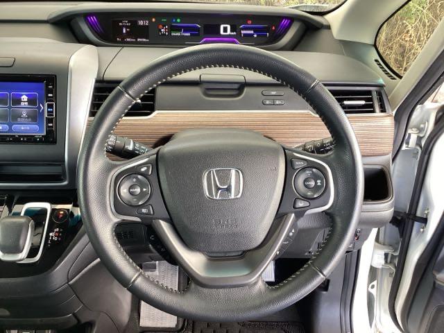 フリード+ハイブリッド ハイブリッド・クロスターホンダセンシング 純正メモリーナビ 両側電動スライドドア Bカメラ LED ETC フルセグTV オートエアコン ウォークスルー クルーズコントロール 横滑り防止装置 USB キーフリー 盗難防止装置 スマートキー(14枚目)