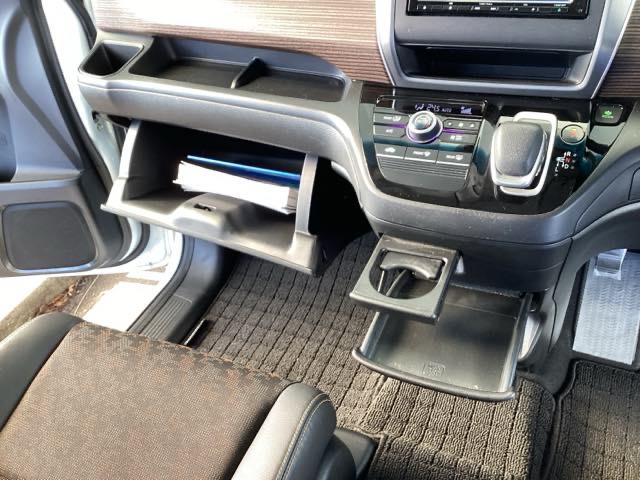 フリード+ハイブリッド ハイブリッド・クロスターホンダセンシング 純正メモリーナビ 両側電動スライドドア Bカメラ LED ETC フルセグTV オートエアコン ウォークスルー クルーズコントロール 横滑り防止装置 USB キーフリー 盗難防止装置 スマートキー(42枚目)