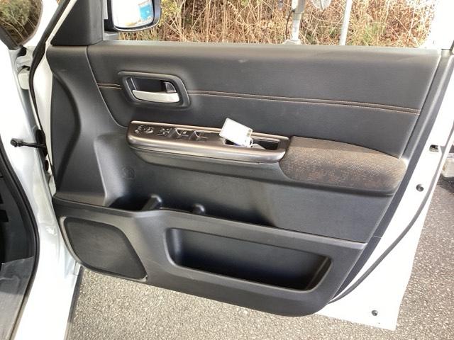 フリード+ハイブリッド ハイブリッド・クロスターホンダセンシング 純正メモリーナビ 両側電動スライドドア Bカメラ LED ETC フルセグTV オートエアコン ウォークスルー クルーズコントロール 横滑り防止装置 USB キーフリー 盗難防止装置 スマートキー(52枚目)