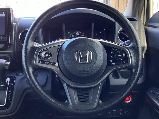 ��ɂȂ��ފ��o�̃X�e�A�����O�ł��B�����S�n�A�f�U�C�����A���쐫�ɂ���������A�C�e���ł��B