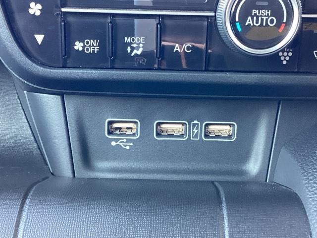 �X�}�[�g�t�H���Ȃǂ̏[�d�ɕ֗��Ȃt�r�a�W���b�N�ł��B