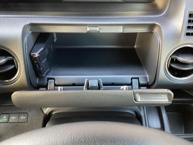 Ｎ－ＢＯＸカスタム Ｇ・Ｌターボホンダセンシング　プラズマクラスター技術搭載フルオート・エアコンディショナー　アレルクリーンプラスシート　Ｂソナー　シートヒータ　ベンチ　横滑り防止システム　整備点検記録簿　Ｗエアバック　サイドエアバック　ターボ車（28枚目）