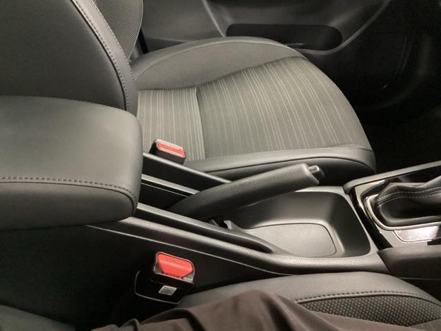 �p�[�L���O�u���[�L�̓n���h�^�C�v�̃T�C�h�u���[�L�ł��B