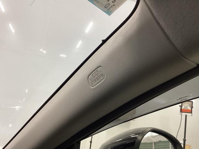 �T�C�h�J�[�e���G�A�o�b�O���t���Ă��܂��B