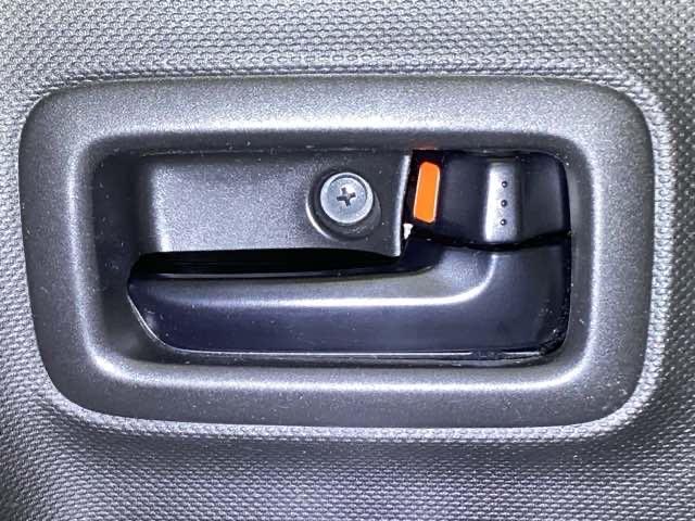 スペーシアギア ハイブリッドＸＺ　両側電動スライドドア　ＥＴＣ　シートヒータ　地デジ　キーフリーシステム　横滑防止装置　オートクルーズ　ＡＡＣ　ＬＥＤライト　Ｗエアバッグ　ナビ＆ＴＶ　パワーウィンドウ　サイドエアバック　ＤＶＤ　ＡＢＳ（29枚目）