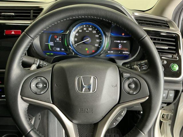 �X�e�A�����O�E�葤�̃X�C�b�`�ŃN���[�Y�R���g���[�����ȒP�ɑ���ł��܂�