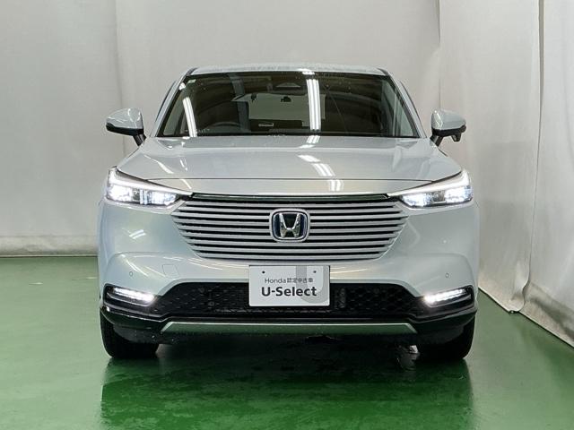 ヴェゼル ｅ：ＨＥＶＺ　ドラレコ　ナビ　Ｒカメラ　ブルートゥース　Ｓヒータ　地デジフルセグＴＶ　定期点検記録簿　電動テールゲート　サイドエアバッグ　後カメラ　前後障害物センサー　横滑防止装置　エアコン　ＬＥＤヘットライト（6枚目）