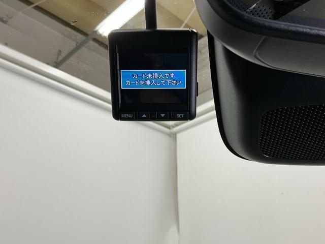 ヴェゼル ｅ：ＨＥＶＺ　ドラレコ　ナビ　Ｒカメラ　ブルートゥース　Ｓヒータ　地デジフルセグＴＶ　定期点検記録簿　電動テールゲート　サイドエアバッグ　後カメラ　前後障害物センサー　横滑防止装置　エアコン　ＬＥＤヘットライト（13枚目）