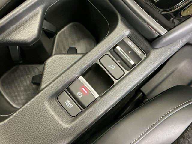 ヴェゼル ｅ：ＨＥＶＺ　ドラレコ　ナビ　Ｒカメラ　ブルートゥース　Ｓヒータ　地デジフルセグＴＶ　定期点検記録簿　電動テールゲート　サイドエアバッグ　後カメラ　前後障害物センサー　横滑防止装置　エアコン　ＬＥＤヘットライト（18枚目）