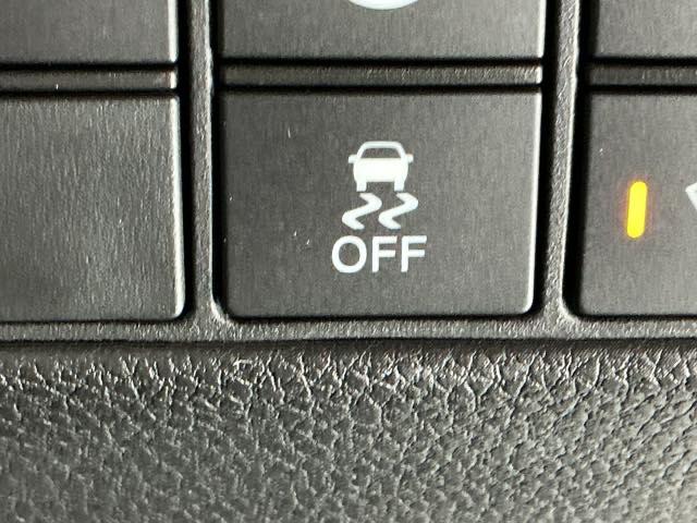 ヴェゼル ｅ：ＨＥＶＺ　ドラレコ　ナビ　Ｒカメラ　ブルートゥース　Ｓヒータ　地デジフルセグＴＶ　定期点検記録簿　電動テールゲート　サイドエアバッグ　後カメラ　前後障害物センサー　横滑防止装置　エアコン　ＬＥＤヘットライト（30枚目）