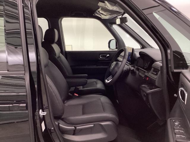 ステップワゴン e:HEVスパーダ 禁煙車 メモリーナビ リアカメラ 両側電動スライドドア 地デジチューナー 前後障害物センサー 両側オートスライドドア 前後誤発進抑制 VSA サイドエアバッグ DVD再生 パワーウィンドウ 3列シート(16枚目)