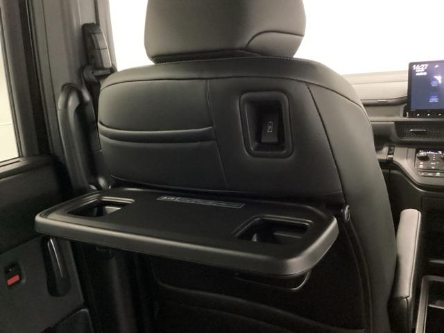 ステップワゴン e:HEVスパーダ 禁煙車 メモリーナビ リアカメラ 両側電動スライドドア 地デジチューナー 前後障害物センサー 両側オートスライドドア 前後誤発進抑制 VSA サイドエアバッグ DVD再生 パワーウィンドウ 3列シート(27枚目)