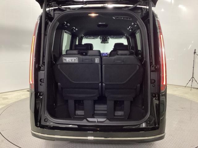 ステップワゴン e:HEVスパーダ 禁煙車 メモリーナビ リアカメラ 両側電動スライドドア 地デジチューナー 前後障害物センサー 両側オートスライドドア 前後誤発進抑制 VSA サイドエアバッグ DVD再生 パワーウィンドウ 3列シート(35枚目)